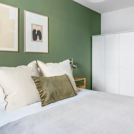 Apartment Con Da Letto - Check Profile Rom